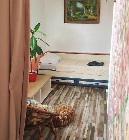 Inessa Center Budget Room คีชีเนา ภายนอก รูปภาพ